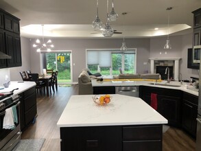 144 Candleberry Ln in Grafton, WI - Foto de edificio - Building Photo