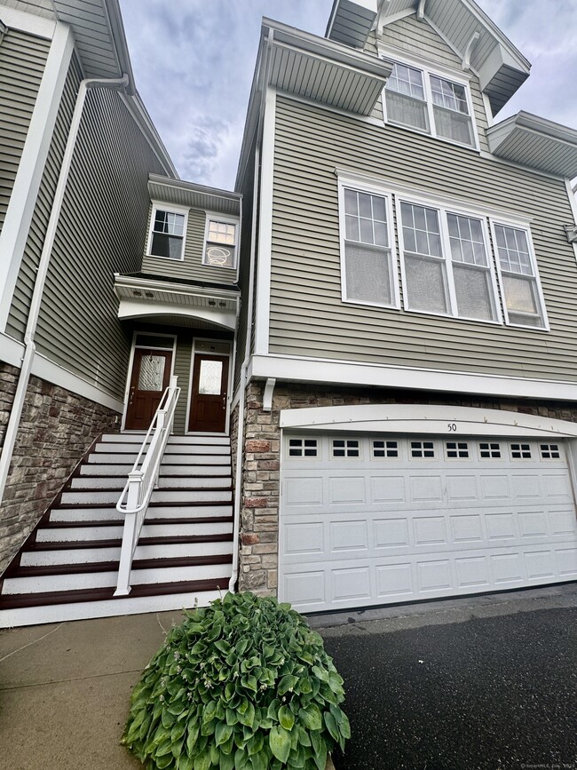 50 Lawrence Ave in Danbury, CT - Building Photo - Building Photo