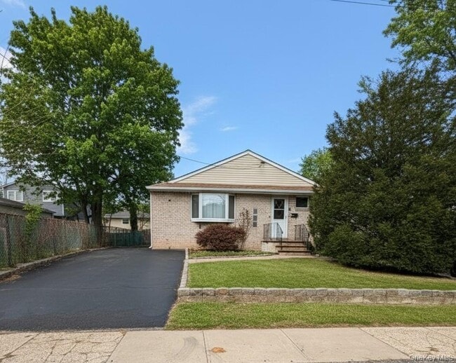 property at 19 7th St