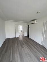 7720 S Hoover St in Los Angeles, CA - Building Photo - Building Photo
