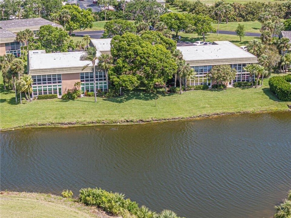 34 Vis Gdns Trl in Vero Beach, FL - Building Photo
