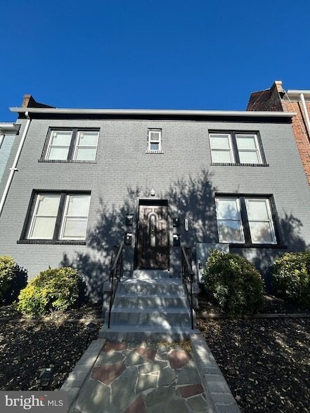 property at 1230 Penn St NE