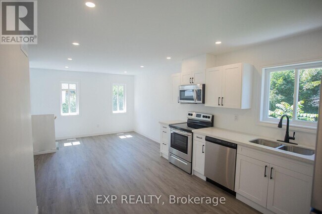 277 Grove St E in Barrie, ON - Building Photo - Building Photo