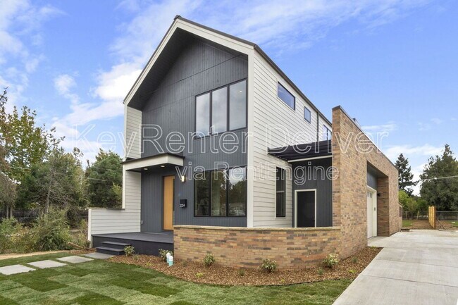 property at 2224 W Parkhill Ave