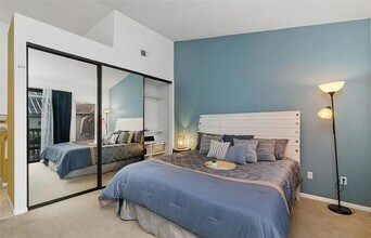 2526 W MacArthur Blvd in Santa Ana, CA - Building Photo - Building Photo