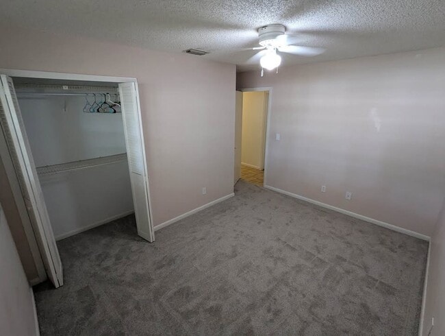 property at 917 Fairlington Dr