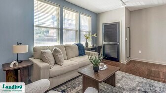 1544 Madison Ave in Memphis, TN - Building Photo