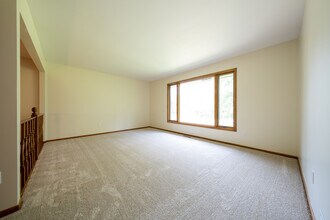 4800 Orleans Ln N in Plymouth, MN - Building Photo - Building Photo