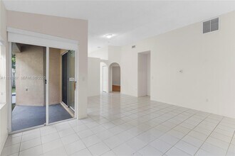 9934 NW 30th St in Doral, FL - Building Photo - Building Photo