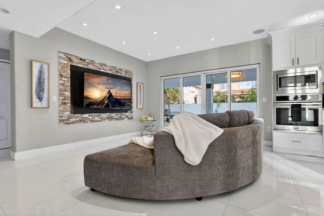 5161 SW 159th Ct in Miami, FL - Building Photo - Building Photo