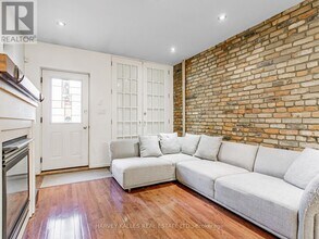 490 Montrose Ave in Toronto, ON - Building Photo - Building Photo