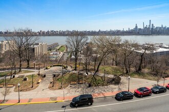 7855 Boulevard East, Unit 6G in North Bergen, NJ - Foto de edificio - Building Photo
