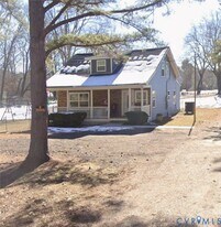 12305 Cedar Ln in Ashland, VA - Building Photo