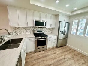 5538 Las Virgenes Rd, Unit 141 in Calabasas, CA - Building Photo - Building Photo