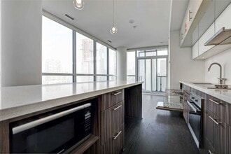 8 Mercer St in Toronto, ON - Building Photo - Building Photo