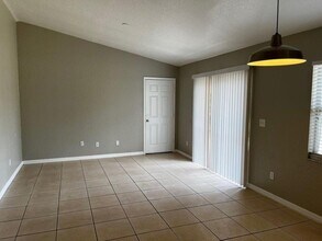 354 Pearlwood St in Orlando, FL - Building Photo - Building Photo