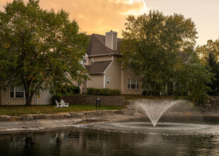 Pinnacle Pointe in Lenexa, KS - Foto de edificio - Building Photo