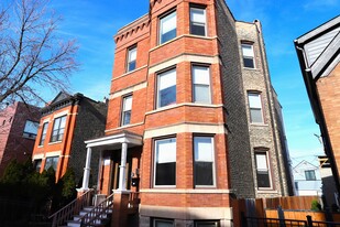 2320 W Armitage Ave, Unit Apt 1 in Chicago, IL - Building Photo - Building Photo