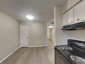 852 NW Summercrest Blvd in Burleson, TX - Building Photo - Building Photo