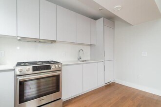 115 Highland Ave, Unit 4 in Somerville, MA - Foto de edificio - Building Photo