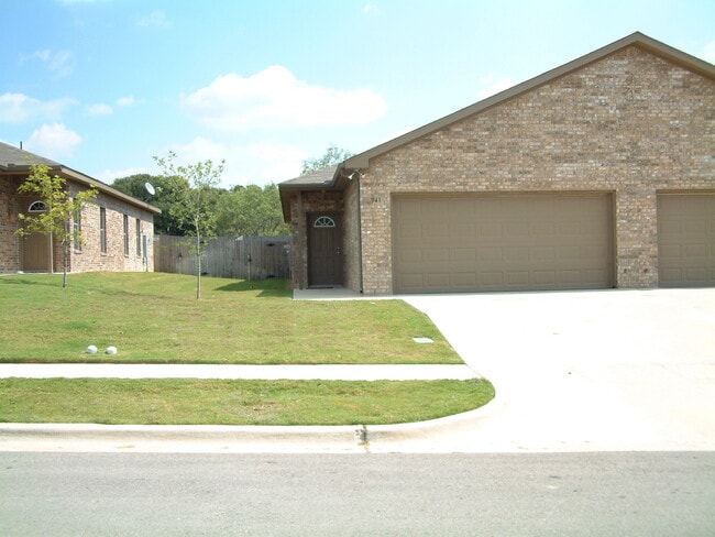 property at 941-943 Sylvia St