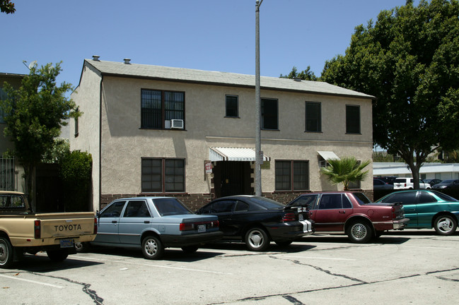 923 Linden Ave in Long Beach, CA - Building Photo - Building Photo