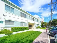 2250 Bay Dr, Unit 10 in Miami Beach, FL - Foto de edificio - Building Photo