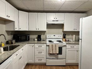 34 Brook St in Manchester, NH - Foto de edificio - Building Photo