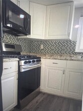 6877 NW 30th St in Sunrise, FL - Building Photo - Building Photo