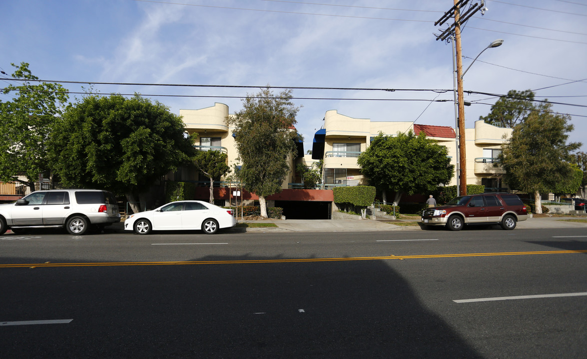 239 N Verdugo Rd in Glendale, CA - Building Photo