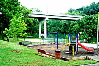 212 Westwood Dr, Unit Apt 1 in McMinnville, TN - Building Photo - Building Photo