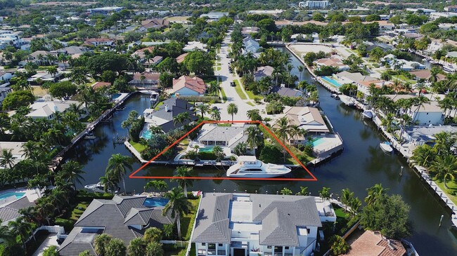 830 NE Boca Bay Colony Dr in Boca Raton, FL - Building Photo - Building Photo
