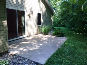 1105 W North Water St, Unit 1105 in New London, WI - Building Photo - Building Photo