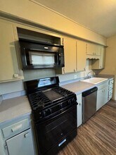 924 NW 24th St in Moore, OK - Building Photo - Building Photo