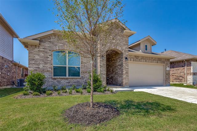 1208 Elgar Trl in Justin, TX - Building Photo