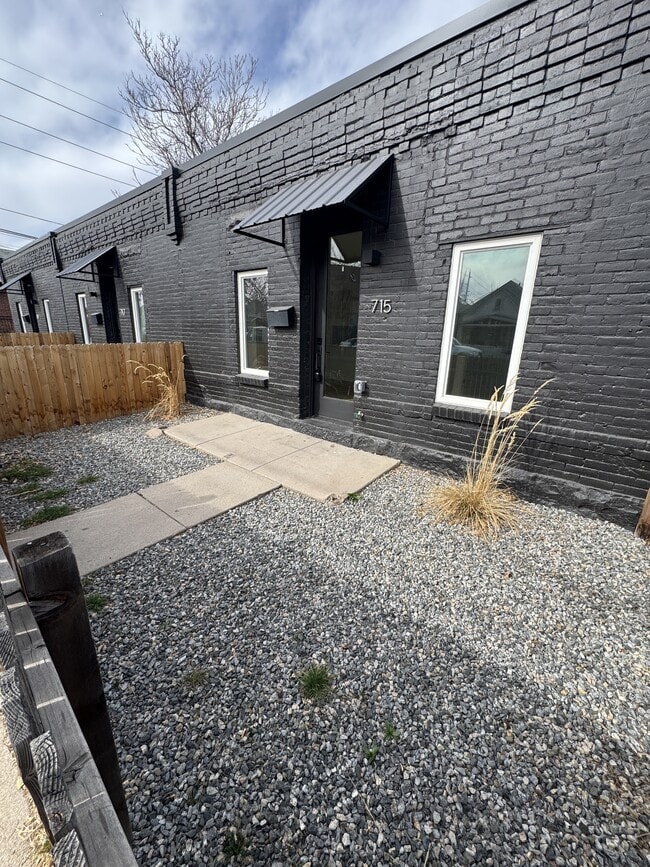 property at 715 W 9th Ave