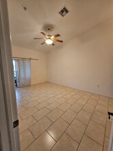 12515 McGregor Blvd, Unit 12515 McGregor Blvd. #205 in Ft. Myers, FL - Foto de edificio - Building Photo
