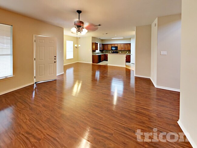 410 Crosby Village Dr in Crosby, TX - Building Photo - Building Photo