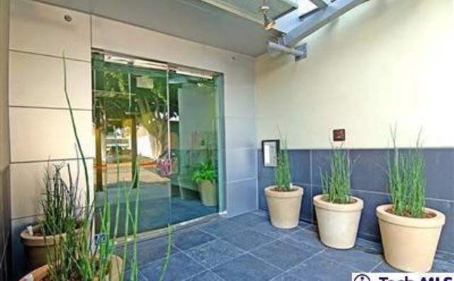 159 W Green St, Unit Pasadena Place in Pasadena, CA - Building Photo