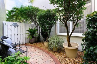 4156 Meade Way in West Palm Beach, FL - Building Photo - Building Photo