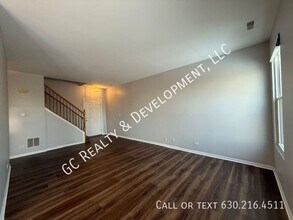 4018 Boulder Ct in Aurora, IL - Building Photo - Building Photo