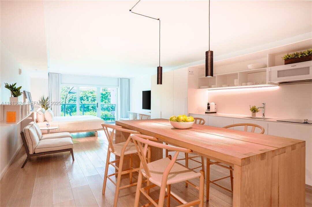 291 Bal Bay Dr in Bal Harbour, FL - Building Photo