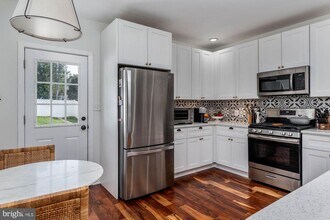 118 E 6th Ave in Conshohocken, PA - Building Photo - Building Photo