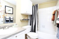 2BR, 2BA - Edinburgh - Sienna At Cherry Creek Apartamentos in Denver, Colorado