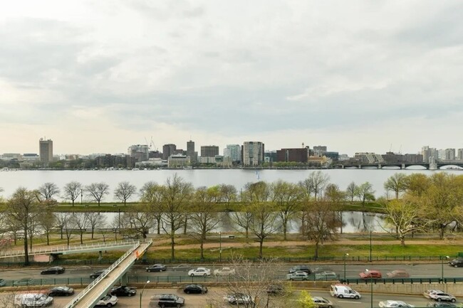 214 Beacon St, Unit 3 in Boston, MA - Foto de edificio - Building Photo