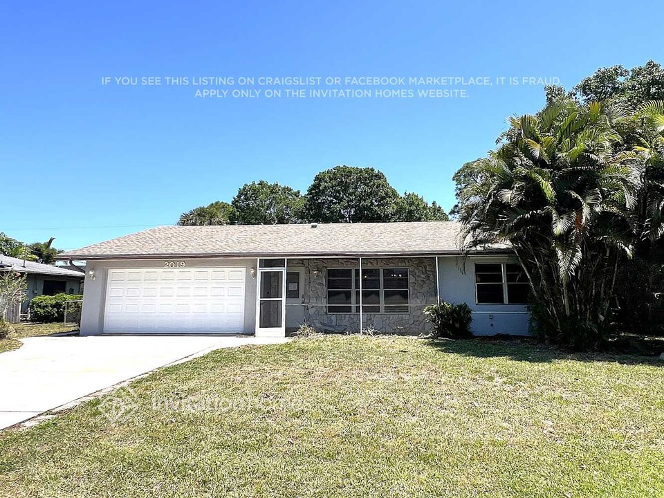 2019 SW Cranberry St in Port St. Lucie, FL - Building Photo
