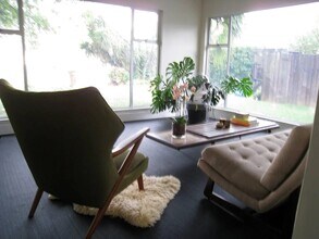 4608 Nob Hill Dr in Los Angeles, CA - Foto de edificio - Building Photo