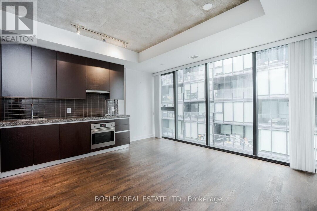 38 Stewart St in Toronto, ON - Building Photo