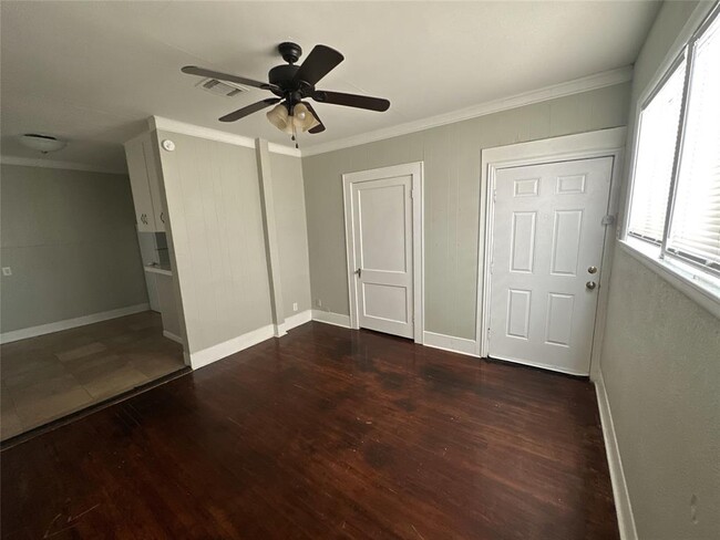 2216 Avenue O 1/2-Unit -UP in Galveston, TX - Building Photo - Building Photo