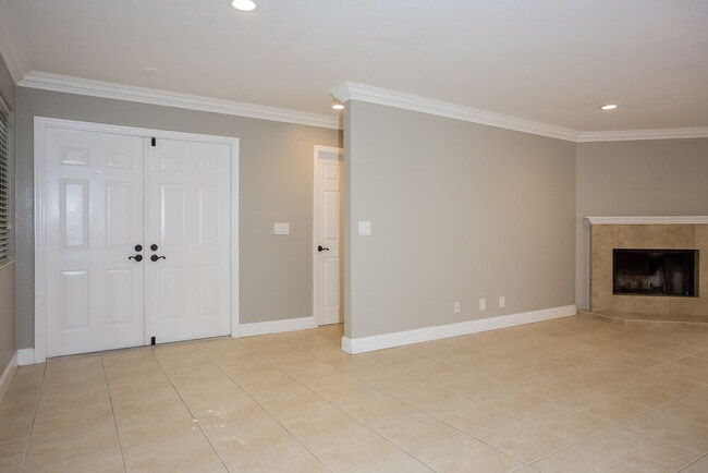 580 NW 38th Ave in Deerfield Beach, FL - Foto de edificio - Building Photo